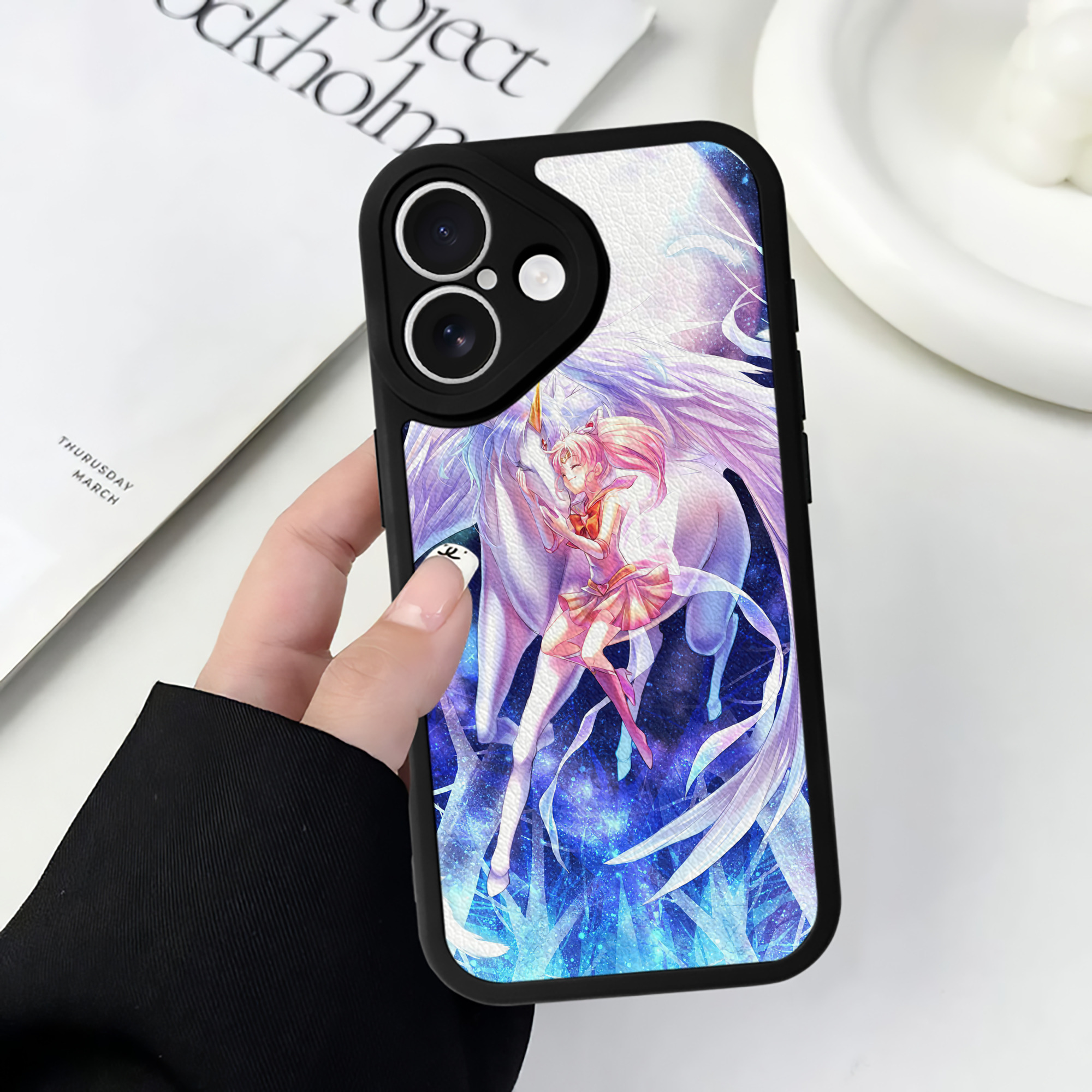 （画像用） 美少女戦士セーラームーン Sailor Moon 【iPhone 16シリーズ対応】シリコンスマホケース（レザー調） 材質：シリコン